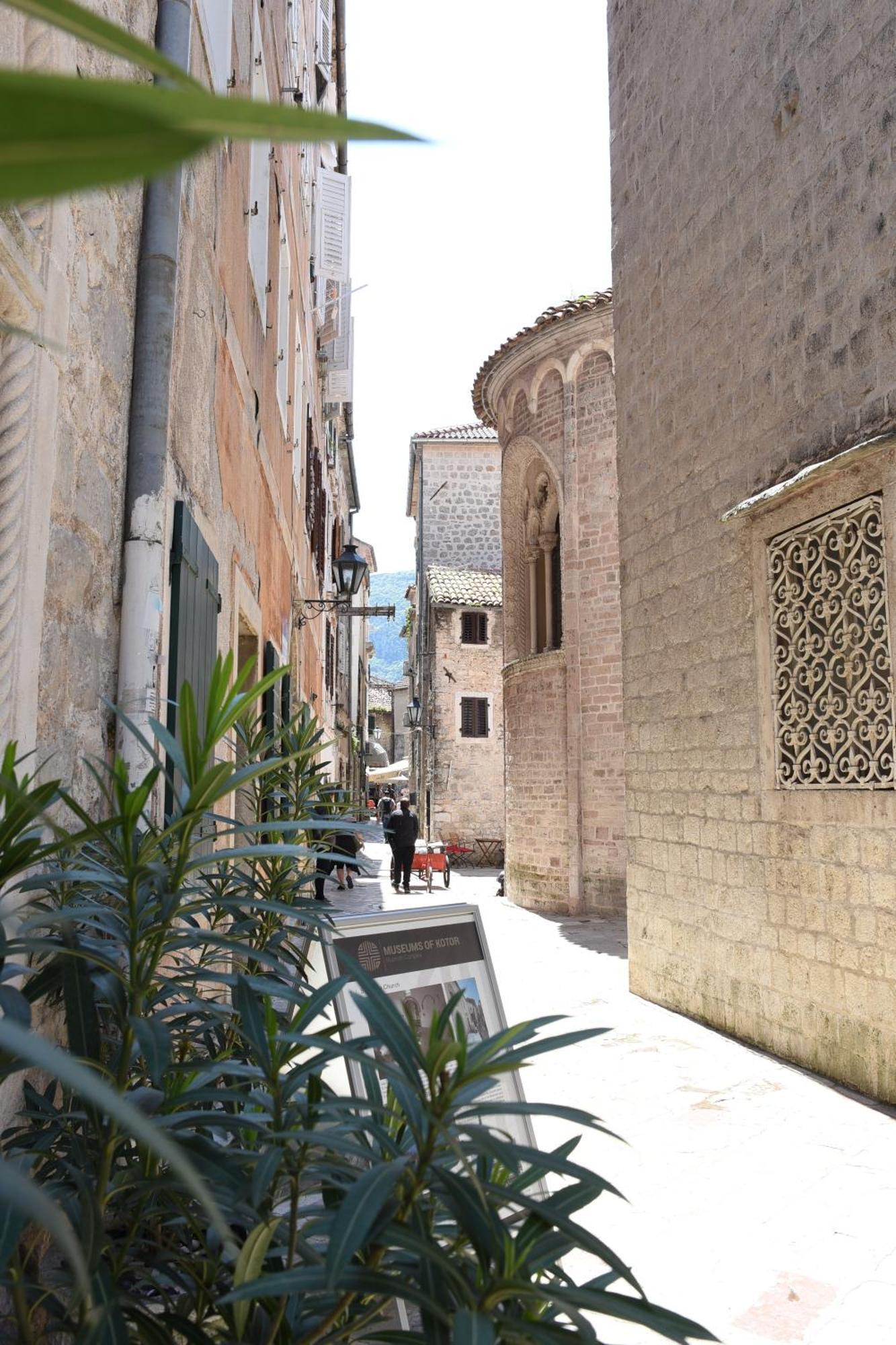 Church Bells Apartment Kotor Exterior photo